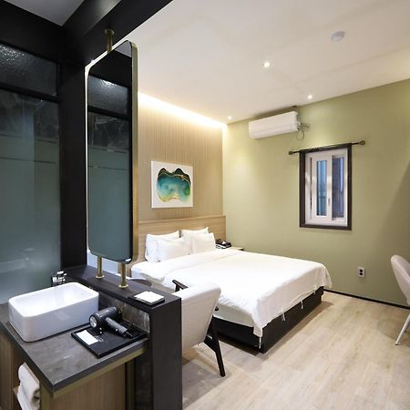 Almond Hotel Busan Station Zewnętrze zdjęcie